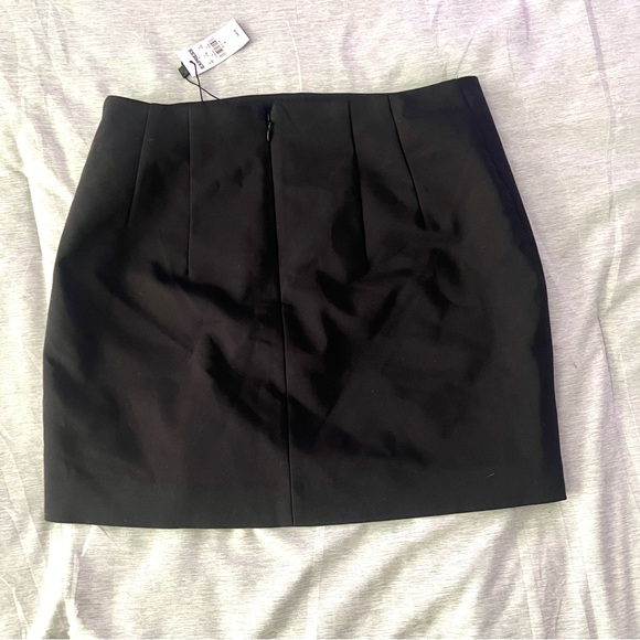 Express Classic Black Mini Skirt - Picture 4 of 4